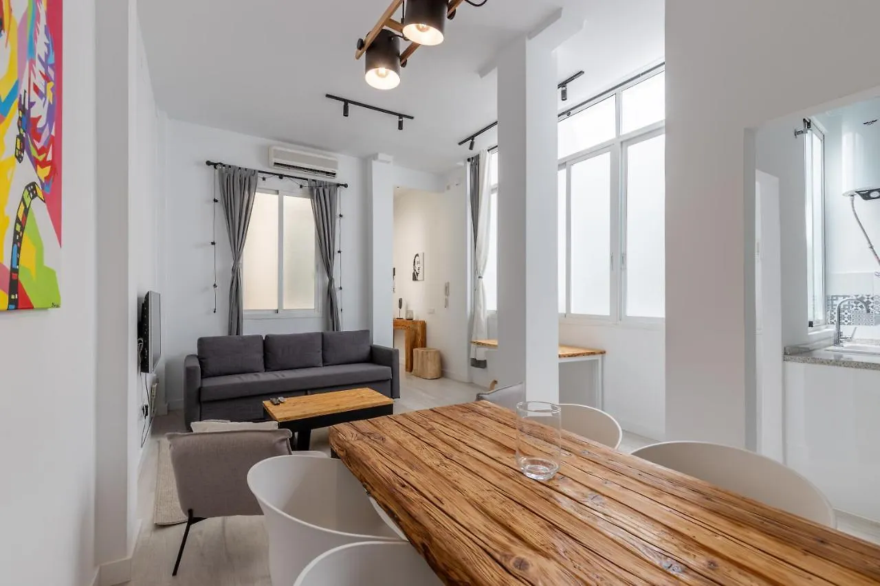 Apartamentos Tribuna Malaga 0*,
