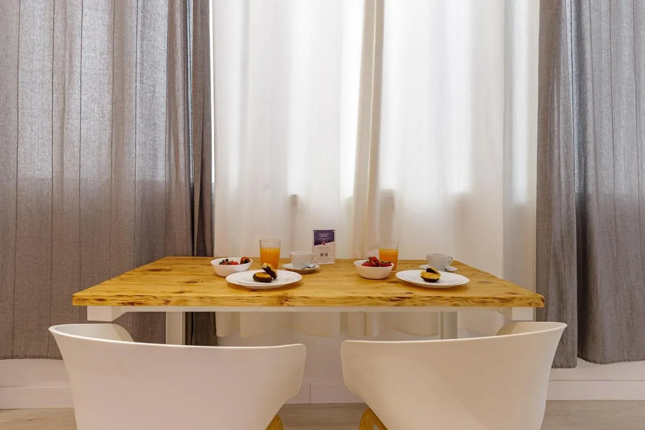 Apartamentos Tribuna Málaga